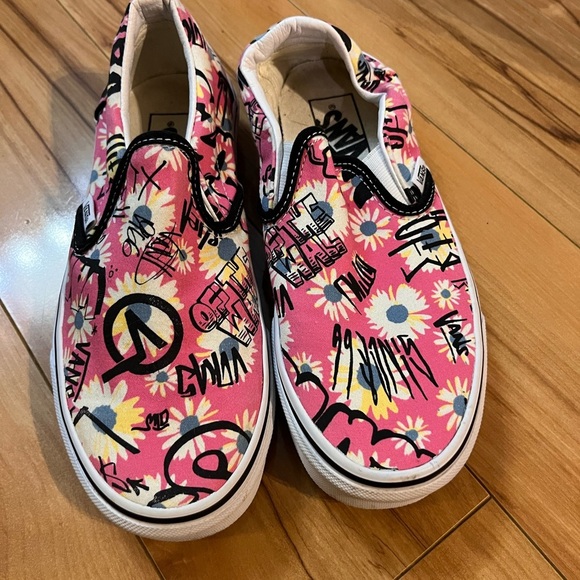 VANS W7/M5.5 classic slip ons in pink floral graffiti print - Picture 6 of 9